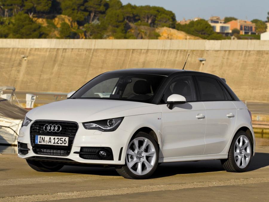  Audi A1 Sportback TDI S-Line (8X) 2012 года  (фото 18 из 19)